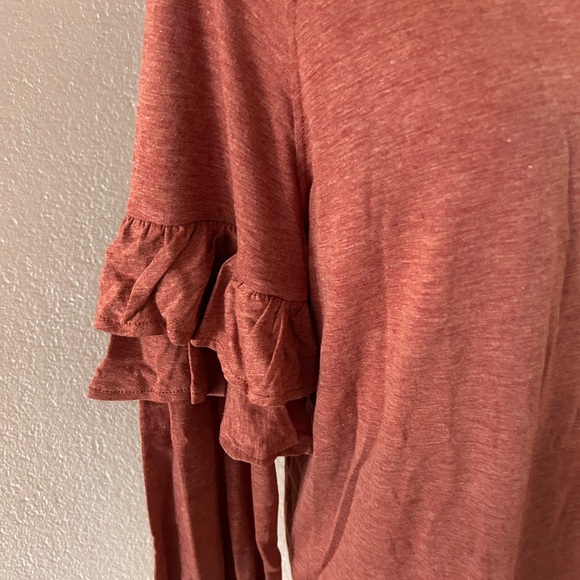 Ruffle long sleeve top - Picture 6 of 7